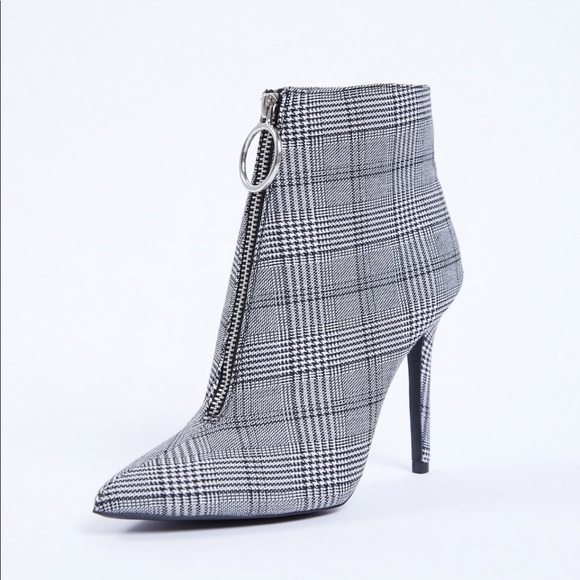 🤩SALE Plaid Stiletto Booties O Ring - Picture 3 of 6